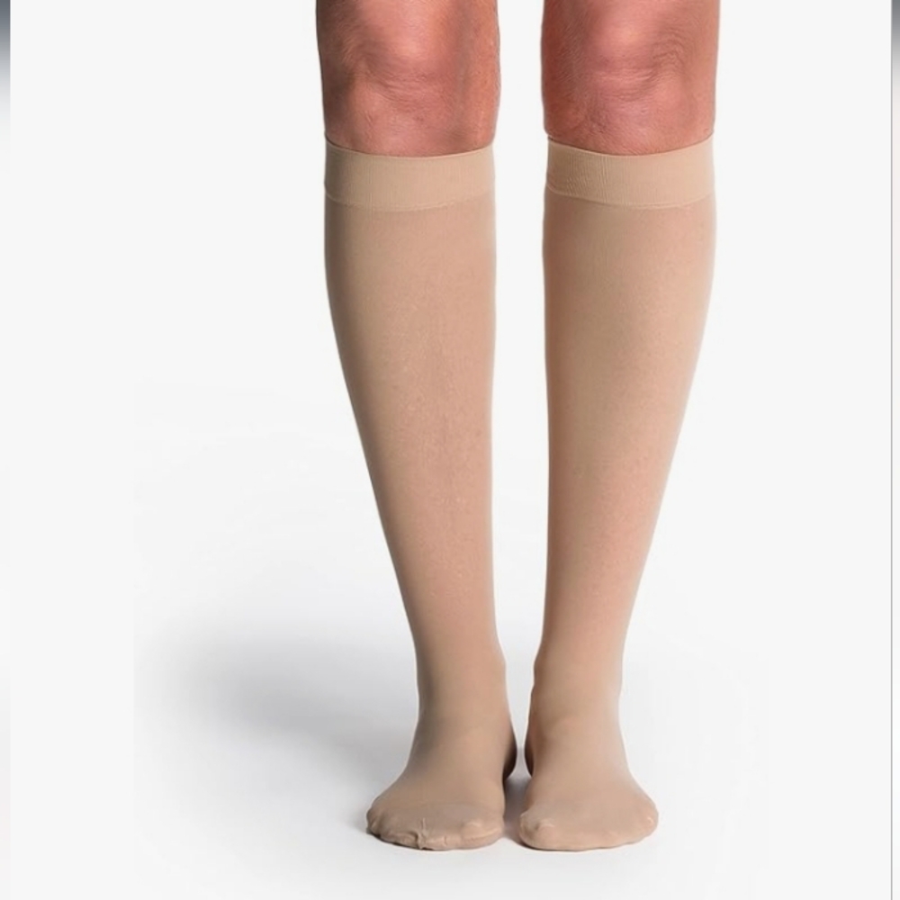 Sigvaris Women's Knee High Compression/20-30mmHg,sz ML,New Pair,shade-Natural